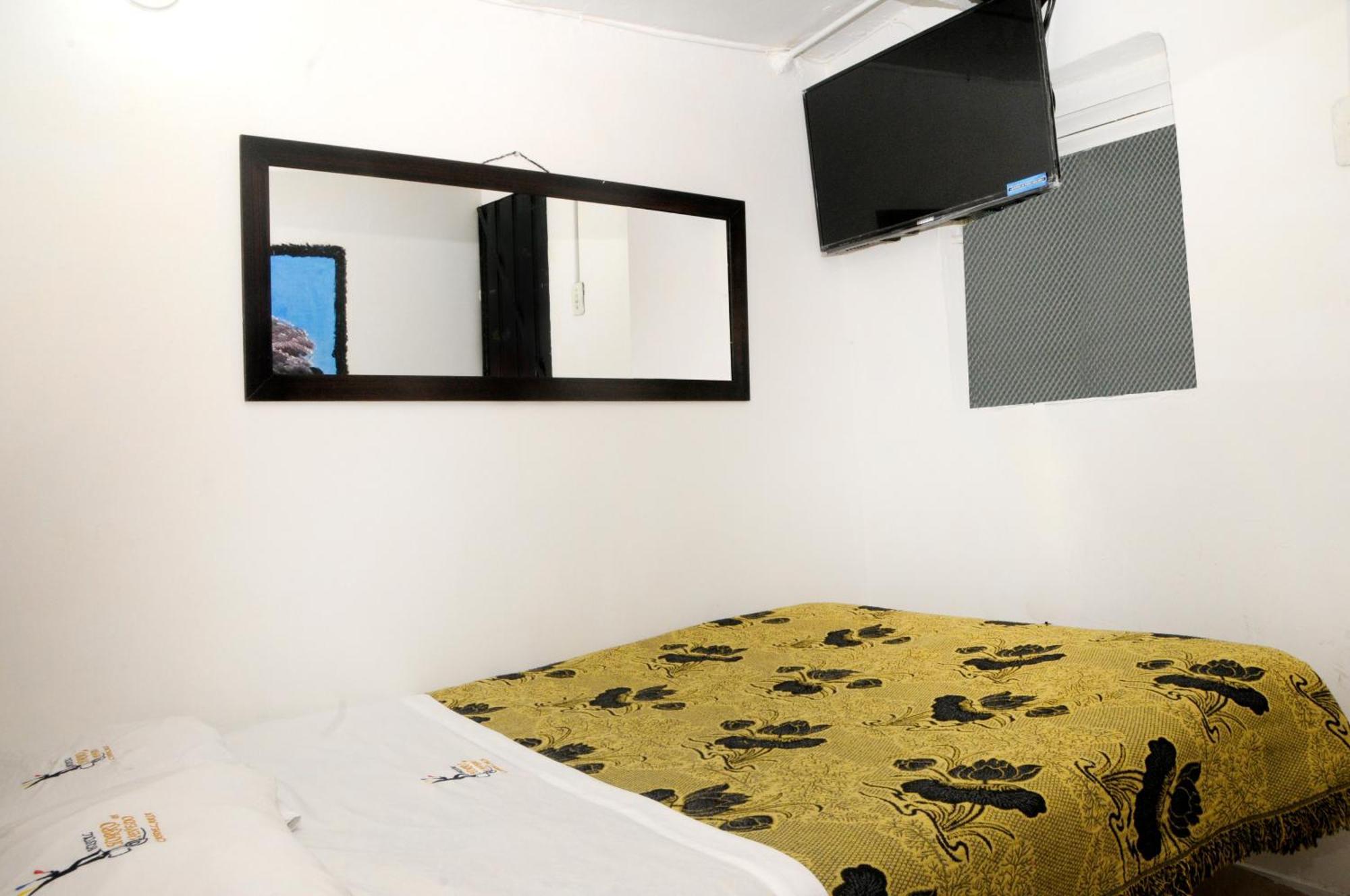 Hotel H C De Quevedo Bogotá Esterno foto